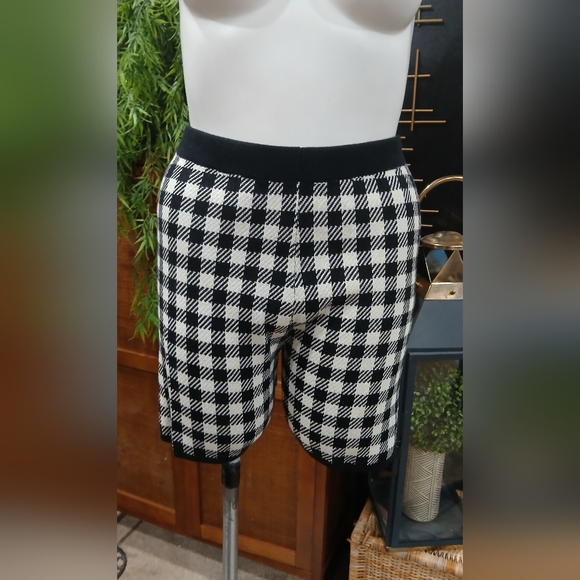 Black and White Checkered Women Shorts - Picture 2 of 9